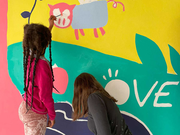Médiation artistique au travers d'une fresque murale pour les enfants et adolescents
